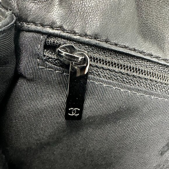 Chanel 2011 Runway Black Medium 2.55 Reissue Quilted Lambskin So Black Roll Clut - Picture 10 of 16